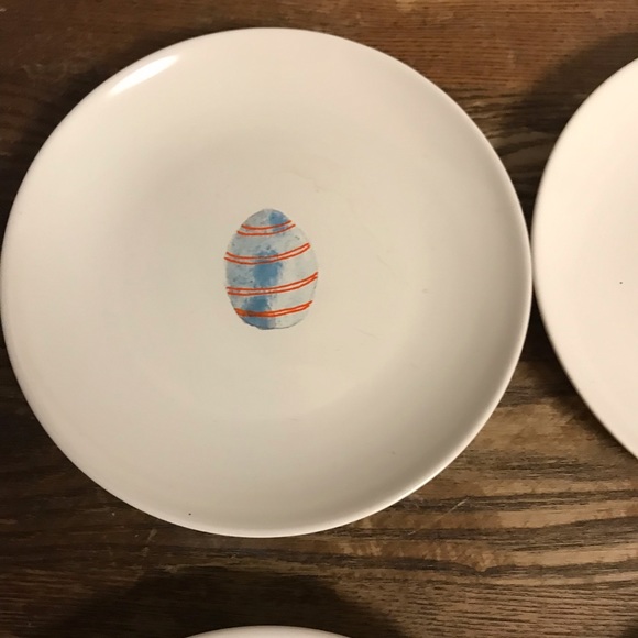 Set of four Rae Dunn Easter plates - Picture 4 of 6